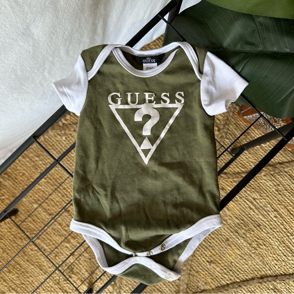 Baby Guess Onesie Olive Green and White /Size 3-6 Mons - Picture 1 of 4